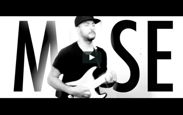 URBANE MUSE® CHRIS SMITH